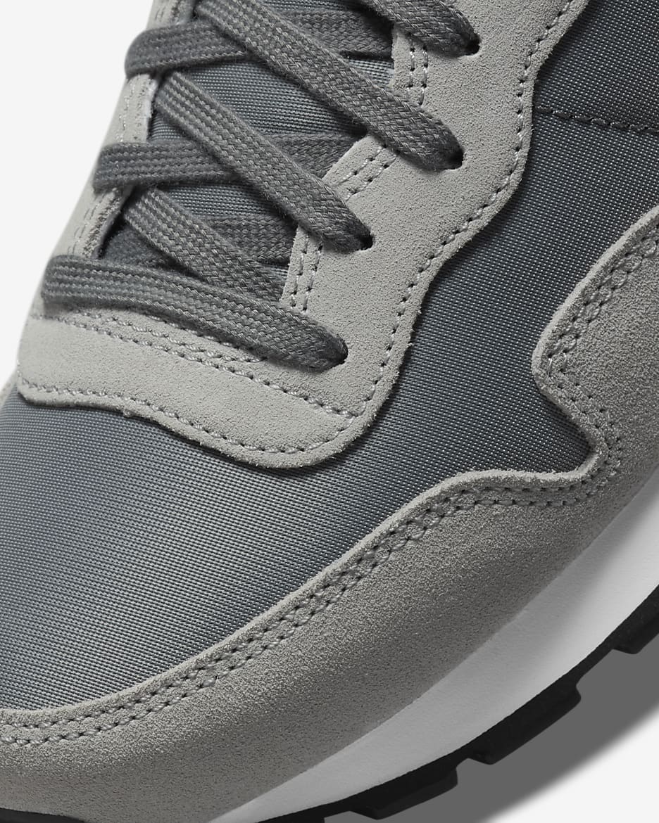 Nike pegasus 83 grey online